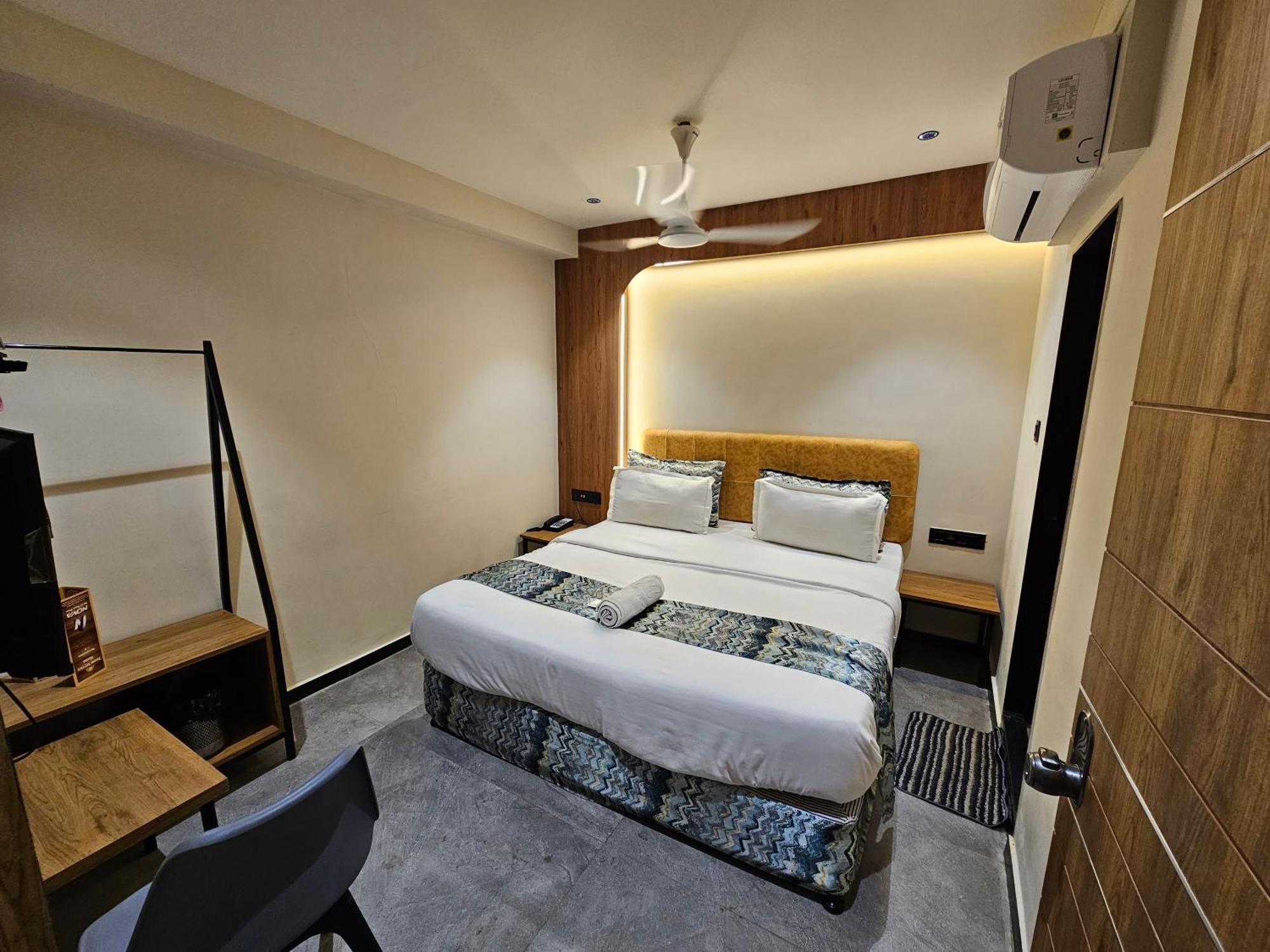 Hotel Nova Palm Rajkot Exterior foto